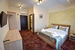 Отель Pensiunea Romeo Resort Фокшани Улучшенный номер с кроватью размера «king-size»-12