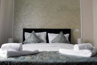 Отель Pensiunea Romeo Resort Фокшани Улучшенный номер с кроватью размера «king-size»-22
